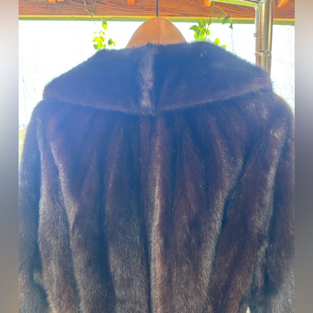 Luxurious Brown Fur Coat - Picture 8 of 12